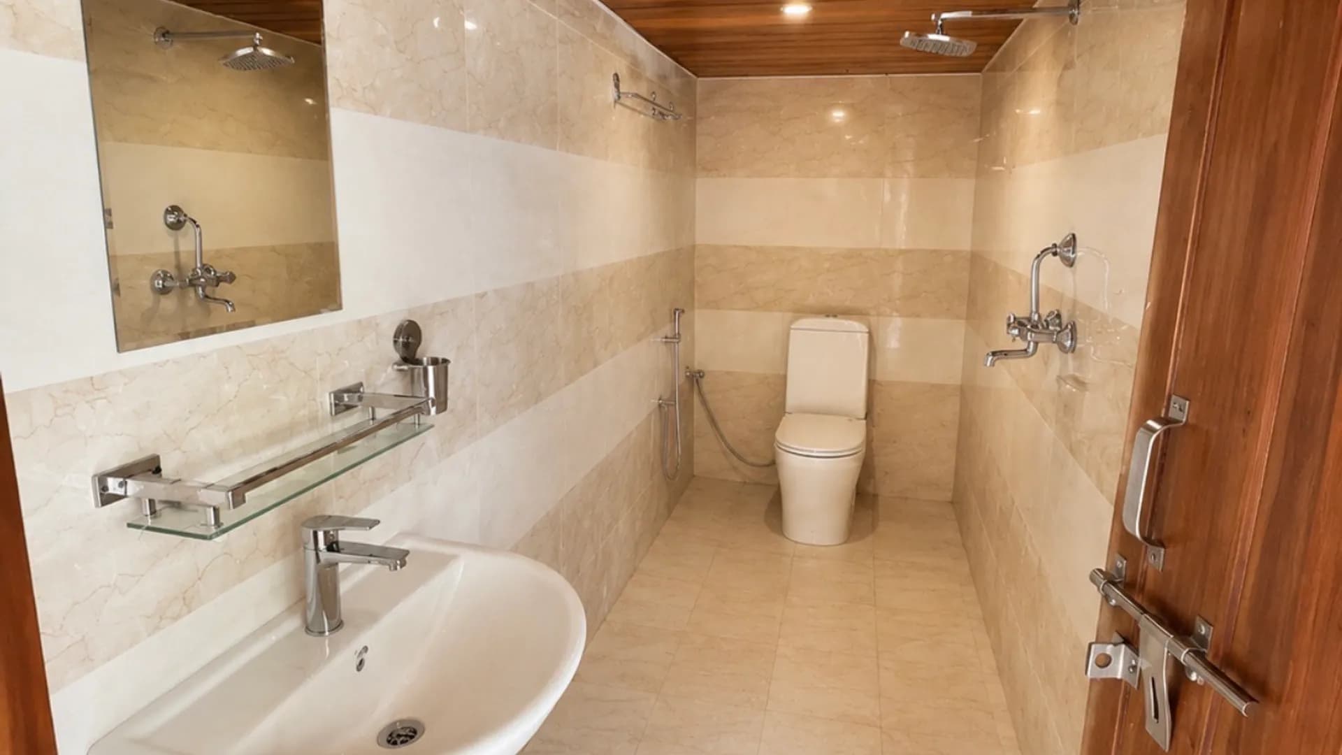 Villa  🏠 Bathroom 3