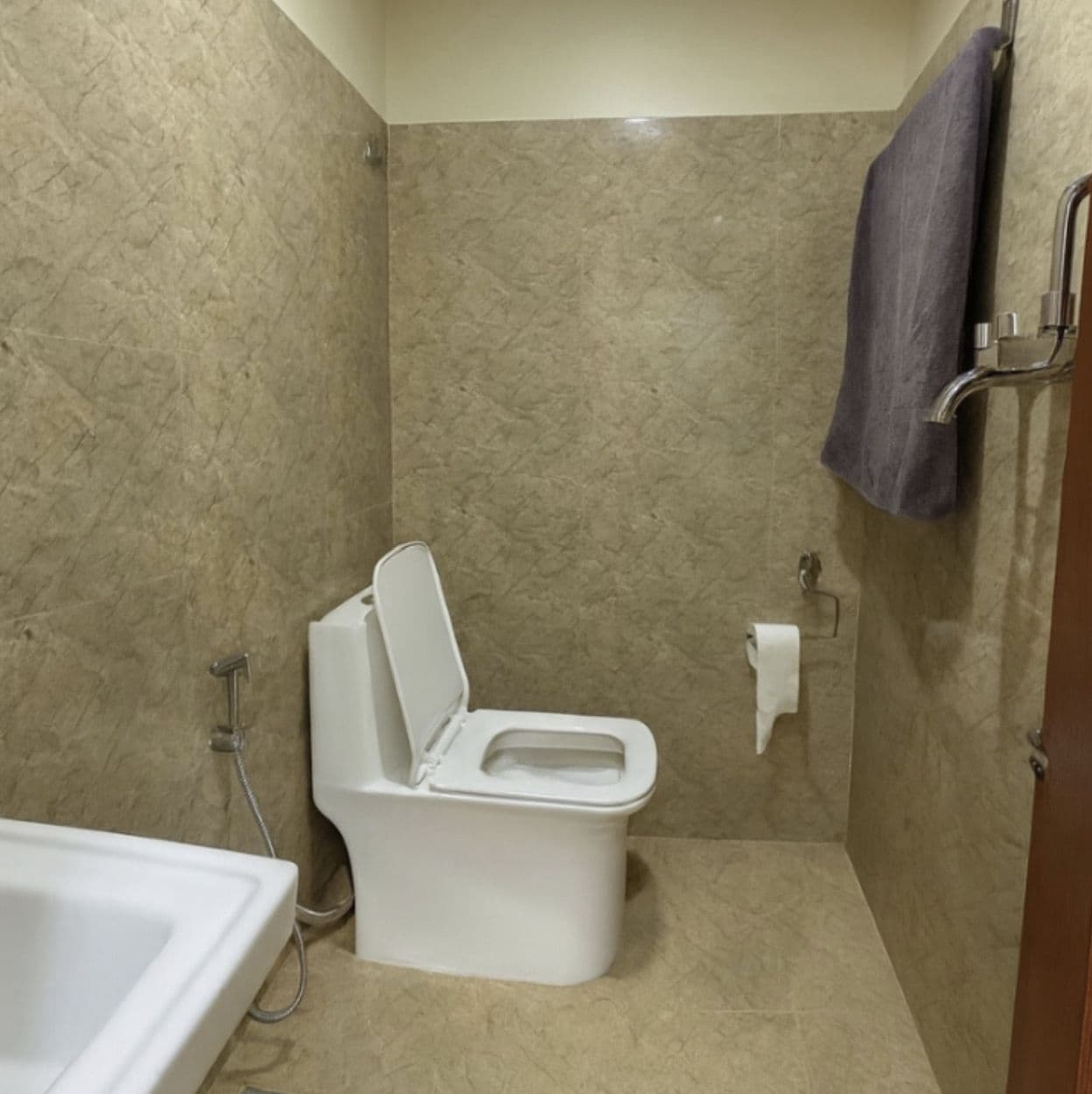 Double Room thumbnail 3